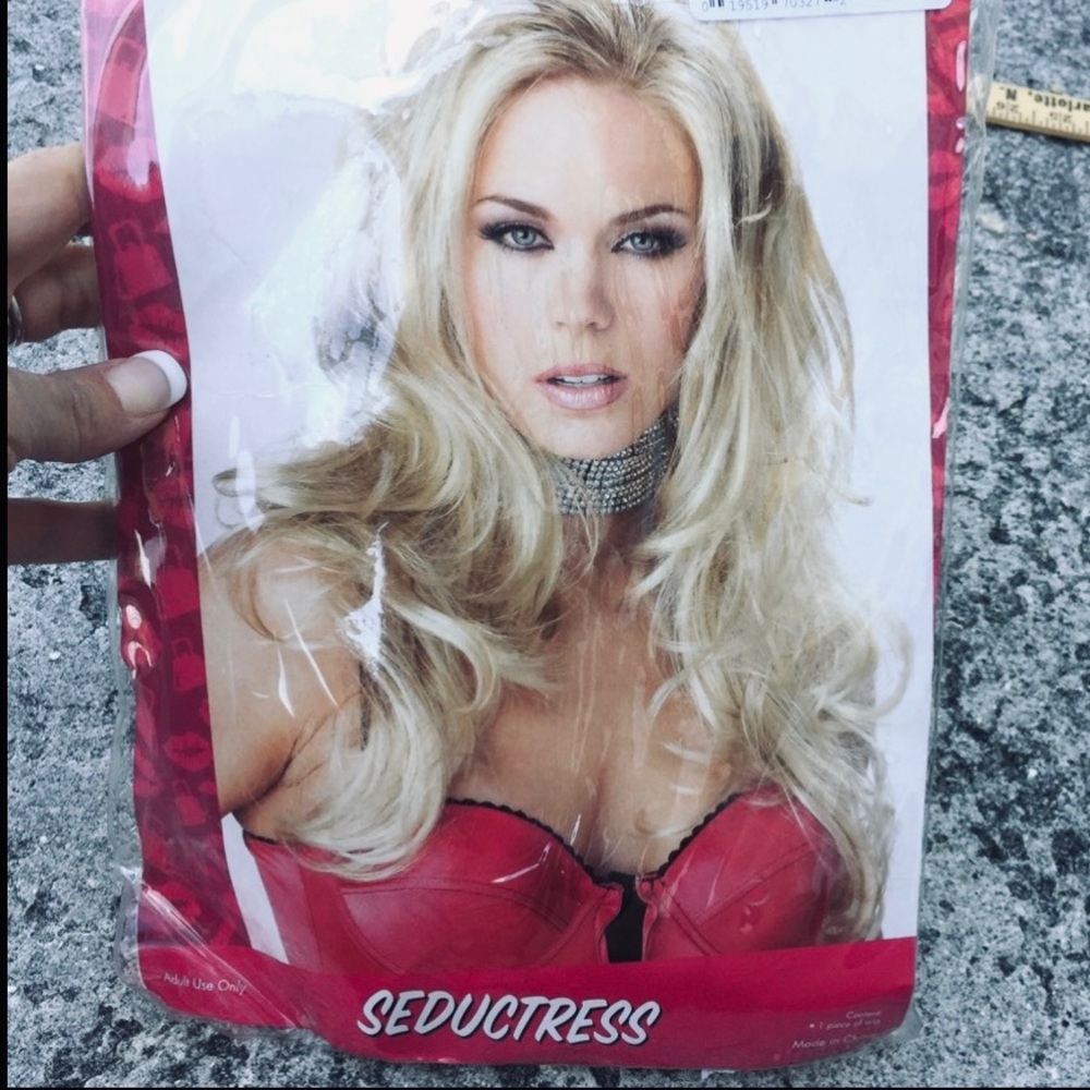 Blonde wig long hair seductress Halloween costume
